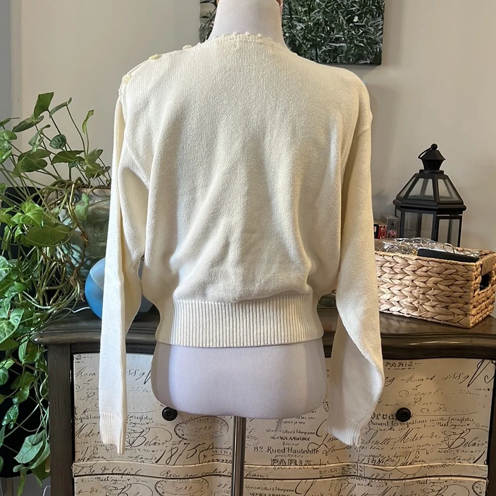 VINTAGE LIZ CLAIBORNE FLORAL EMBROIDERED BEADED KNIT SWEATER IVORY WHITE SIZE 8P - Picture 7 of 15